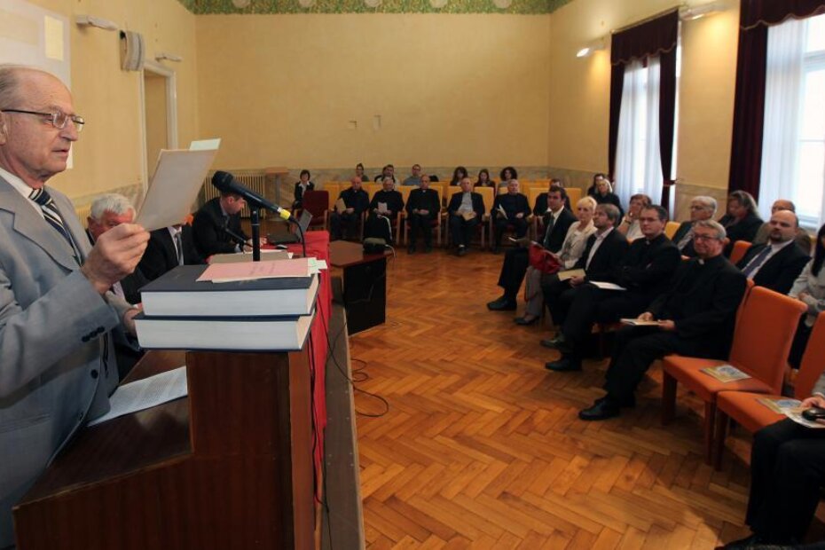 Akademik Petar Strčić na skupu o biskupu i preporoditelju Jurju Dobrili (Manuel ANGELINI)