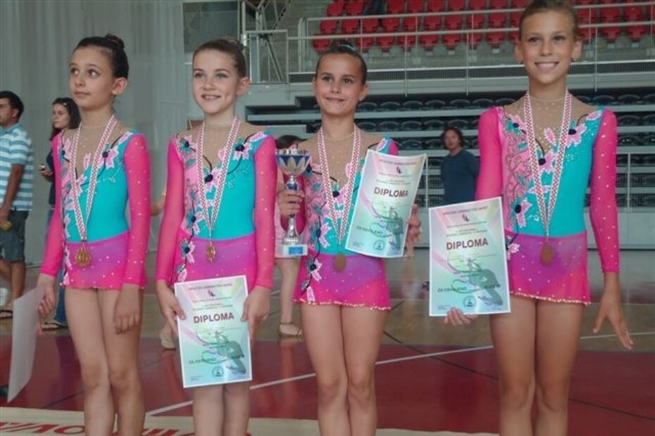 Ritmičarke KRSG Poreč (arhiva parentium.com)