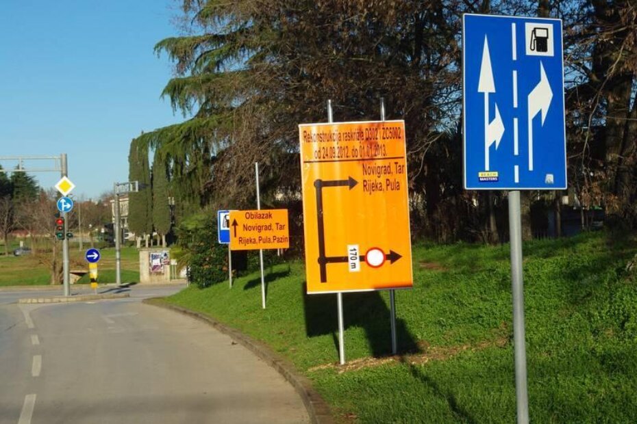 Besmisleno ostavljena privremena prometna signalizacija