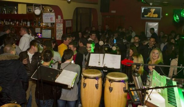 Foto: Rekonstrukcija band u La Kabani