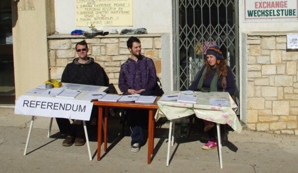 Prikupljanje potpisa za Referendumski ustanak na gradskoj tržnici u Poreču