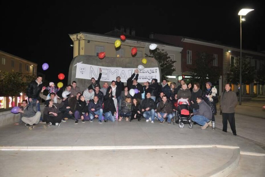 Fotografija sa protestnog okupljanja na Trgu slobode prije dva tjedna, 1. veljače 2013.