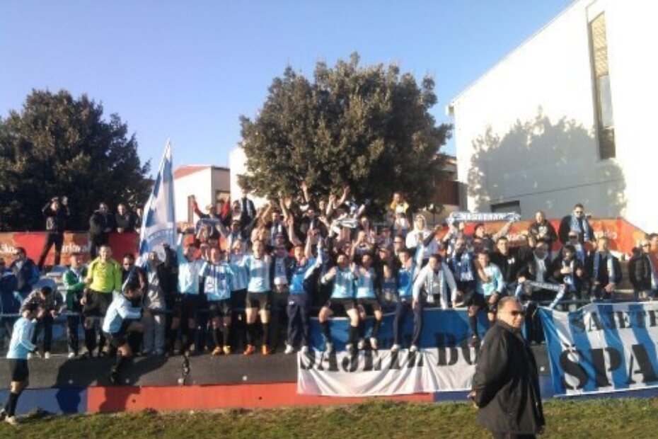 Navijači porečkih Šajeta (Foto: Glas Istre)