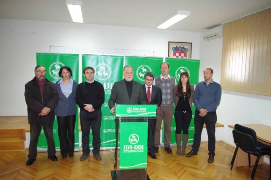 Sa konferencije za medije na kojoj je porečki IDS predstavio Edija Štifanića kao kandidata na izborima za gradonačelnika