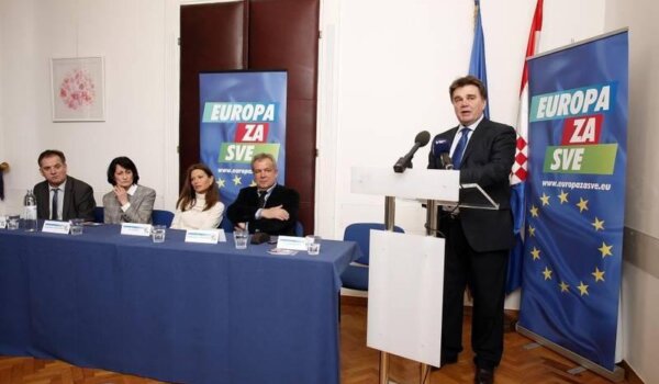 Jakovčić predstavio dio svoje liste za Europarlament