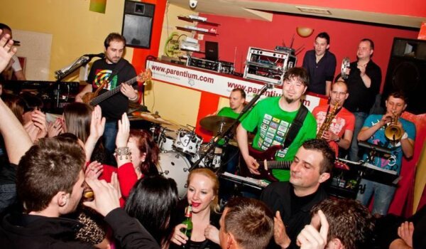 Foto: The Night Express Band i Dj Marko Londero u La Kabani