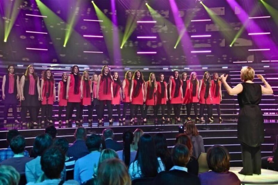 Iz polufinalne emisije showa 'Do posljednjeg zbora' - Porečanke u elementu