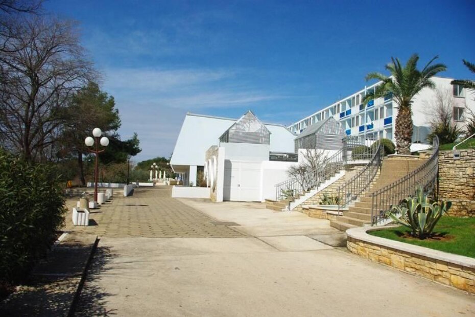 Hotel Plavi u Zelenoj Laguni