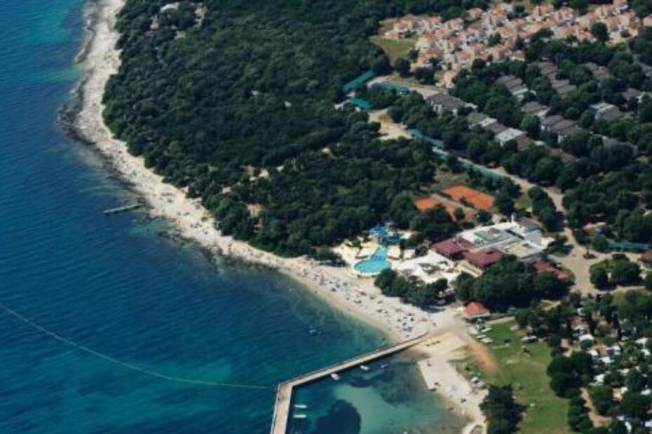 Seksi plaža nalazi se iza turističkog naselja Amarin (Arhiva)