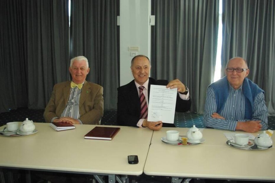 Prof. Jusuf Šehanović, Idriz Sulejmani i Franc Zupančič na konferenciji za novinare u porečkom hotelu Palazzo