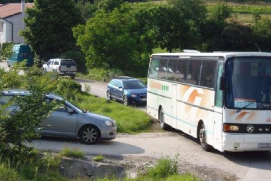 Zastoj u Svetom Ivanu na prilazu državnoj cesti (G. ČALIĆ ŠVERKO)