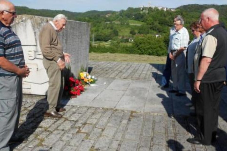 Polaganje vijenaca u Podbermu (M. RIMANIĆ)