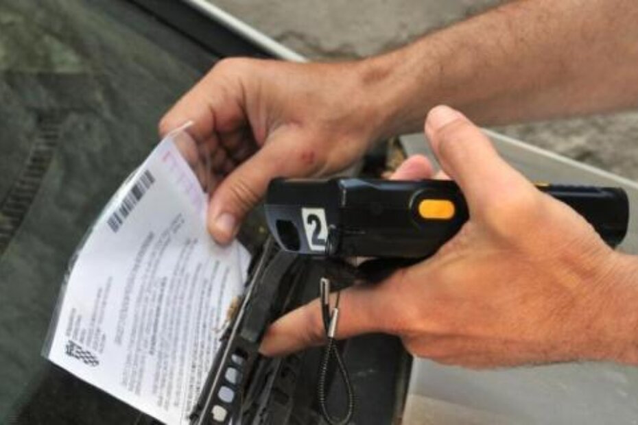 Kazna za krivo parkiranje upola jeftinija ako se plati u roku od tri dana (N. LAZAREVIĆ/Arhiva)