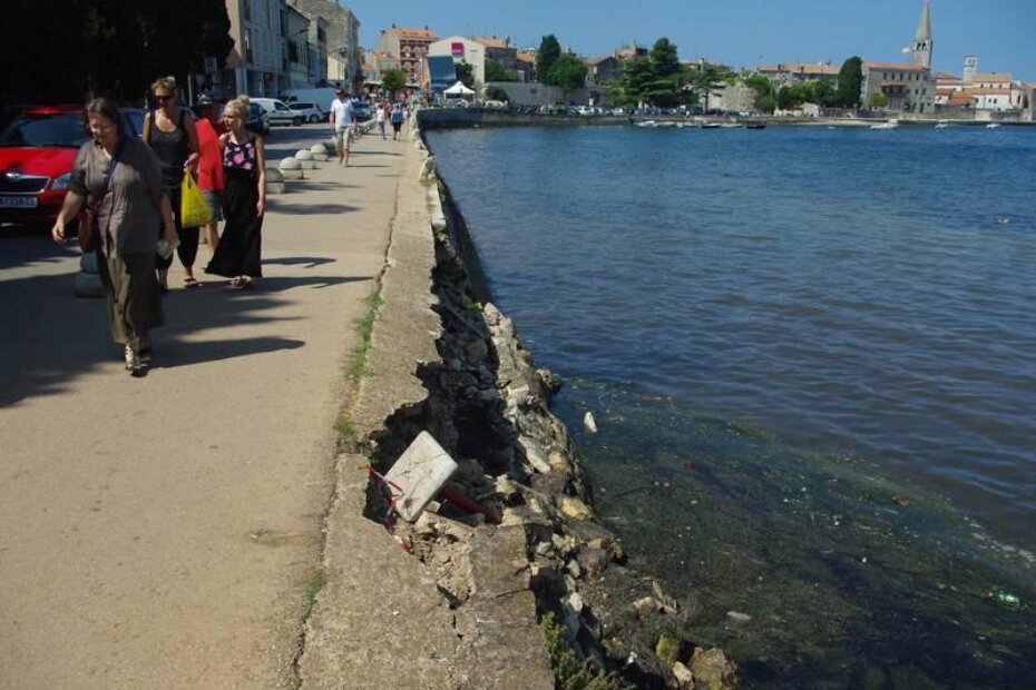 Rupa je potpuno neobilježena, kako danju, tako i noću
