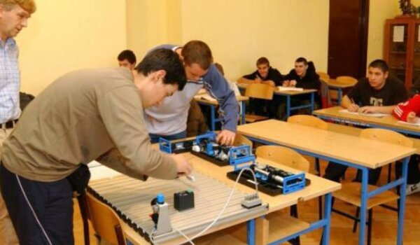 Trogodišnjim školama prijeti ključ u bravu!