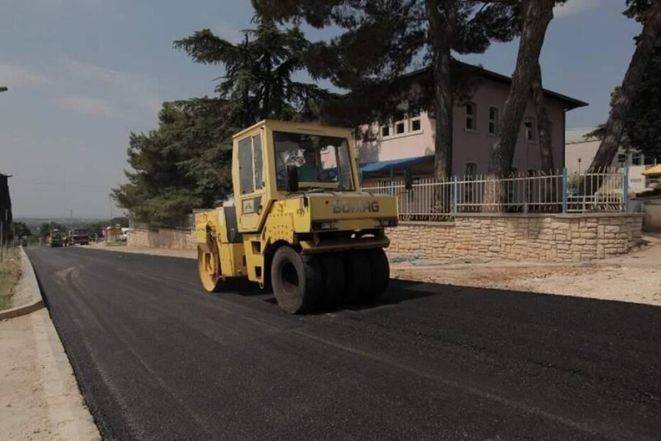 Asfaltiranje županijske ceste u Kašteliru (J. Ružić)