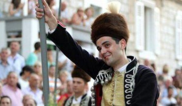 Ante Zorica slavodobitnik Sinjske alke, pogledajte tko je sve došao!