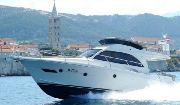 Jadranom plove stranci, domaći nautičari - na vezu