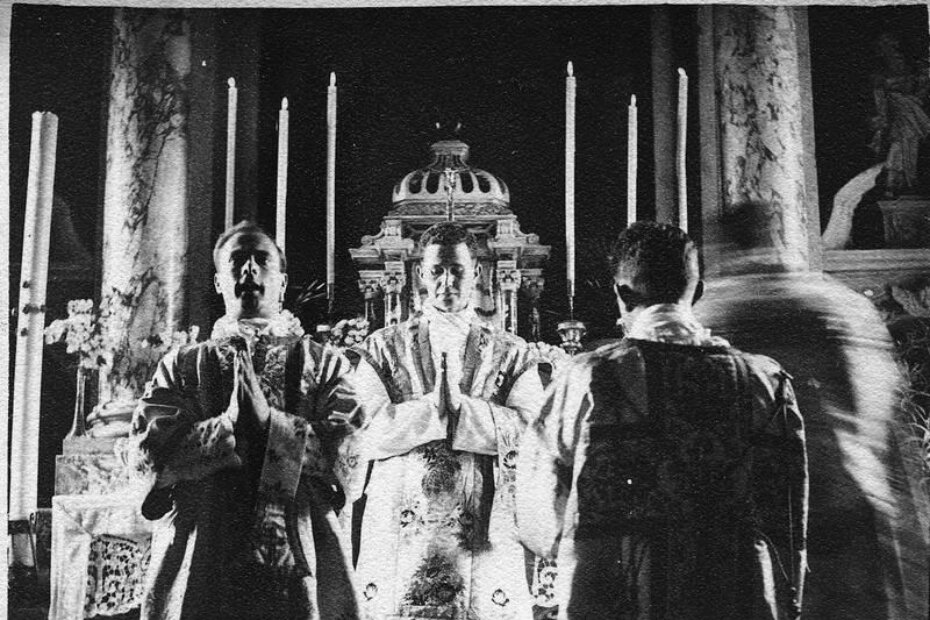 Miroslav Bulešić za služenja mladu misu u župnoj crkvi Navještenja Blažene Djevice Marije u Svetvinčentu