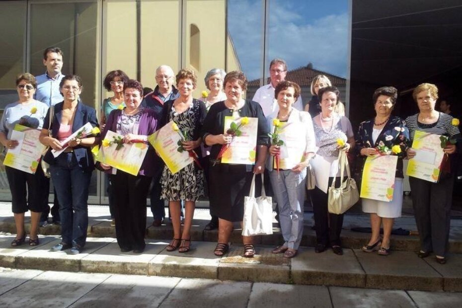 Image 1 / 4   Nagrađene vlasnice najljepših okućnica u Novigradu (K. FLEGAR)