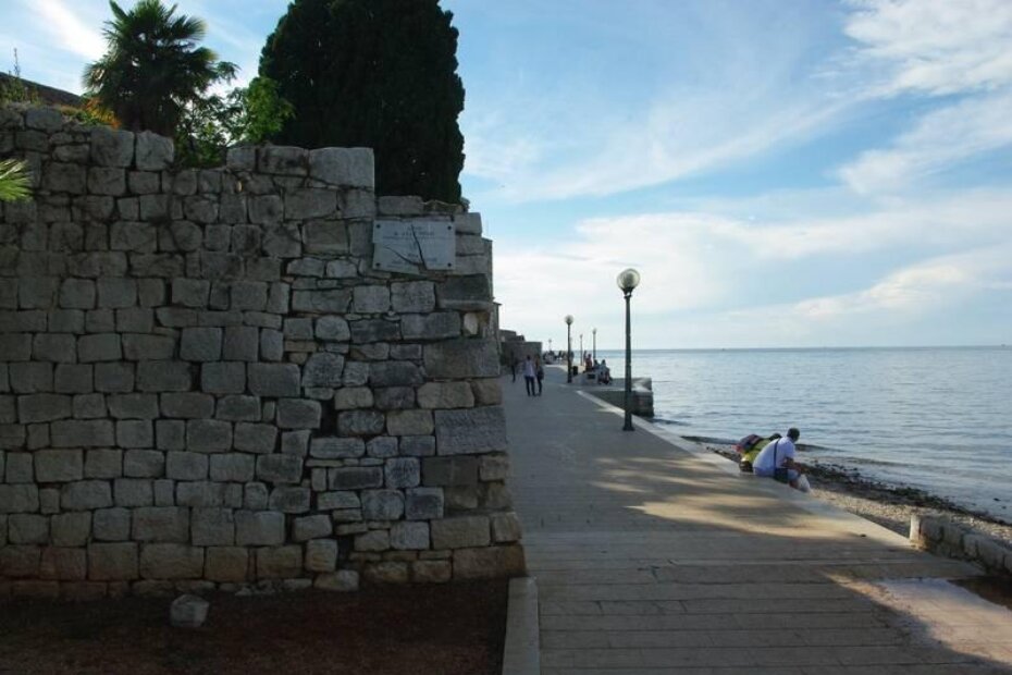 Opasno narušena stabilnost zida prijeti prolaznicima