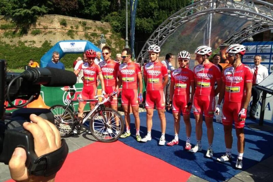 Momčad Meridiane Kamen prije utrke "Memorial Marco Pantani"
