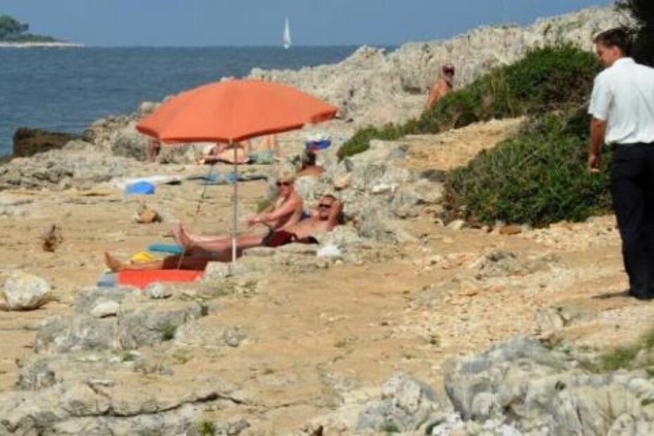 Zaštitari u obilasku nekadašnjeg swingerskog raja (M. MIJOŠEK)