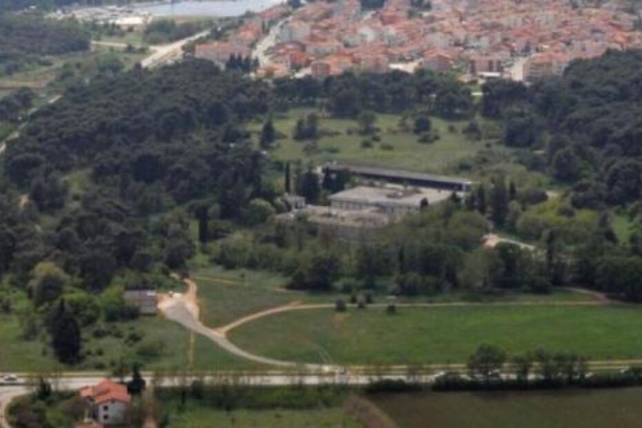 Bivši vojni poligon na Marsovom polju (Neven LAZAREVIĆ)