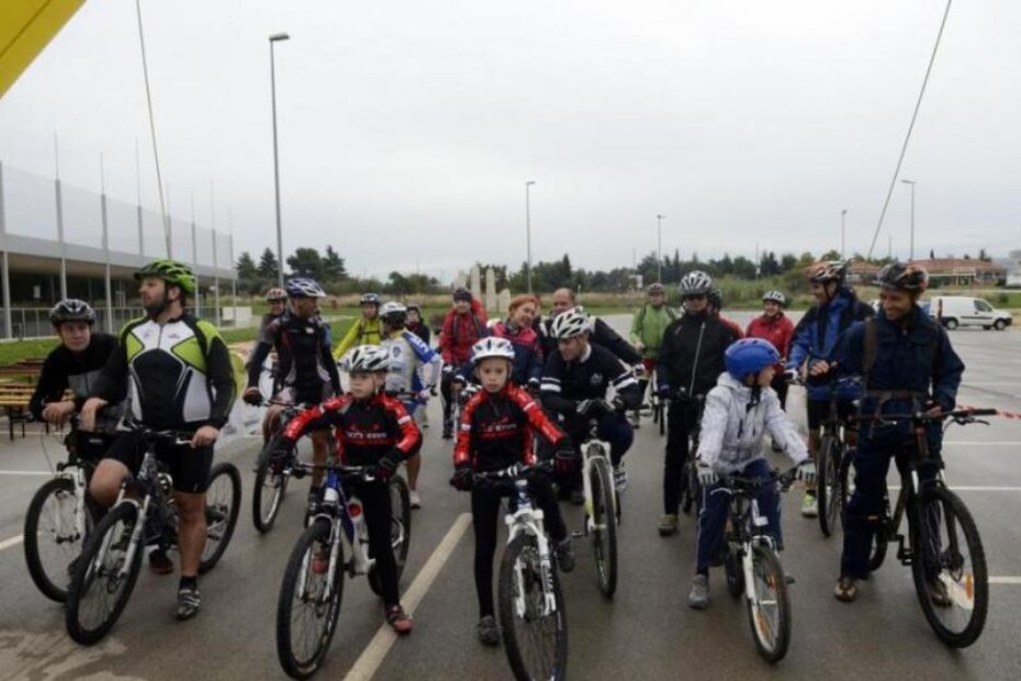 Sa starta Istria Granfondo Family & Gourmet Toura ispred novigradske sportske dvorane (J. PREKALJ)