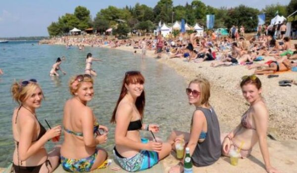 HNS: IDS se trebao baviti poreznim udarom na turizam
