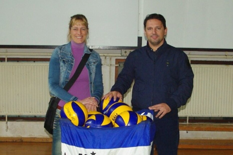 Predsjednica OK Poreč Teuta Sauko i predsjednik uprave NK Jadrana Ronald Žužić jučer u sportskoj dvorani "Veli Jože"