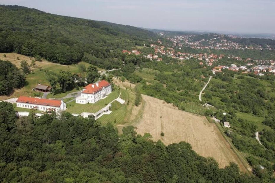 Kulmerovi/Todorićevi dvori obnovljeni su kao - hotel, no postali su hotel
