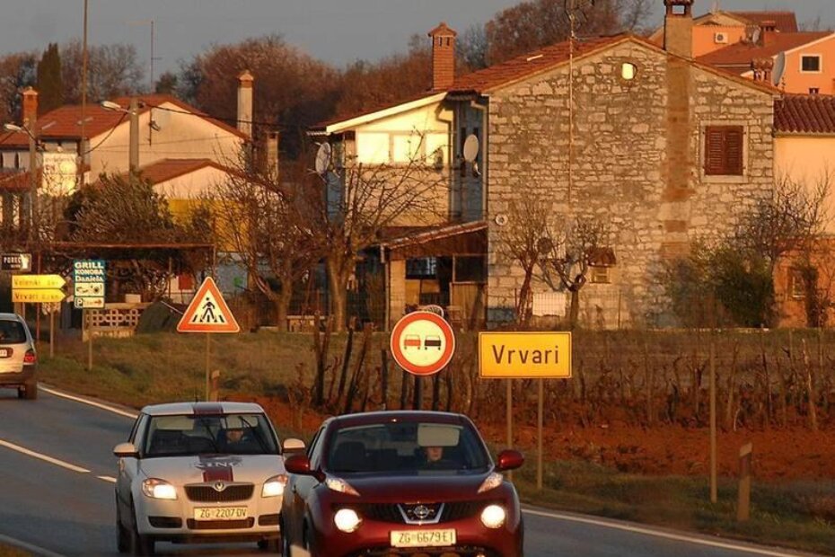 Za današnji službeni naziv Vrvari u dva navrata do sada su se izjasnili sami mještani (M. MIJOŠEK)