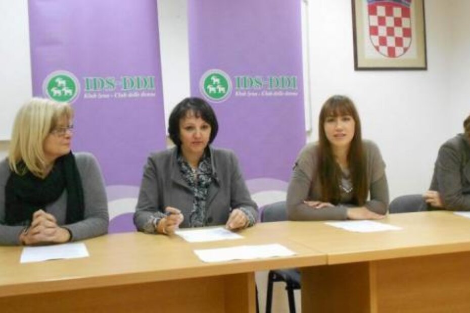Nevija Poropat, Sandra Čakić Kuhar, Petra Dobravac i Nadia Štifanić Dobrilović  (V. HABEREITER)