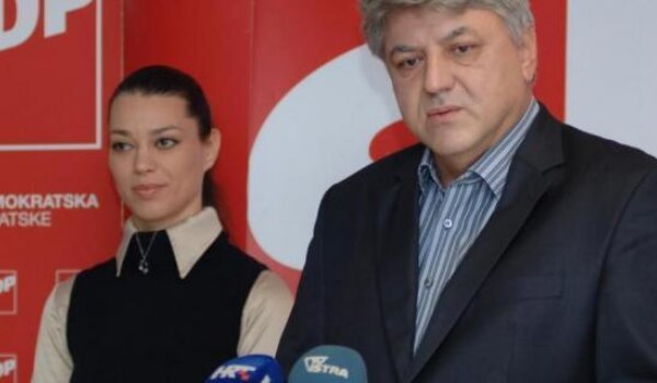 Komadina pomiruje SDP i IDS