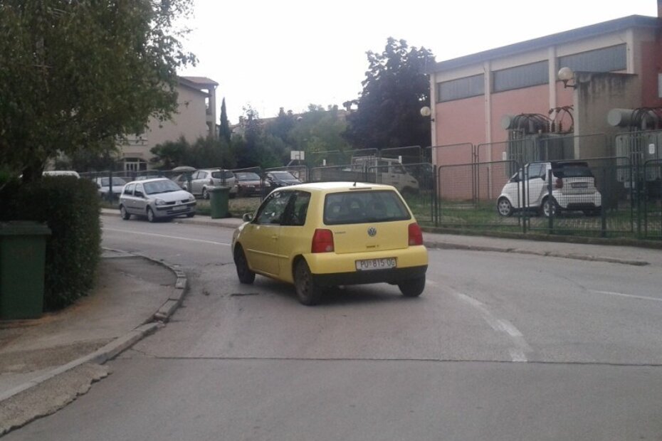 Ni ovo nije rijetka situacija na raskrižju ulica Stipe Rajka i Mate Vlašiča