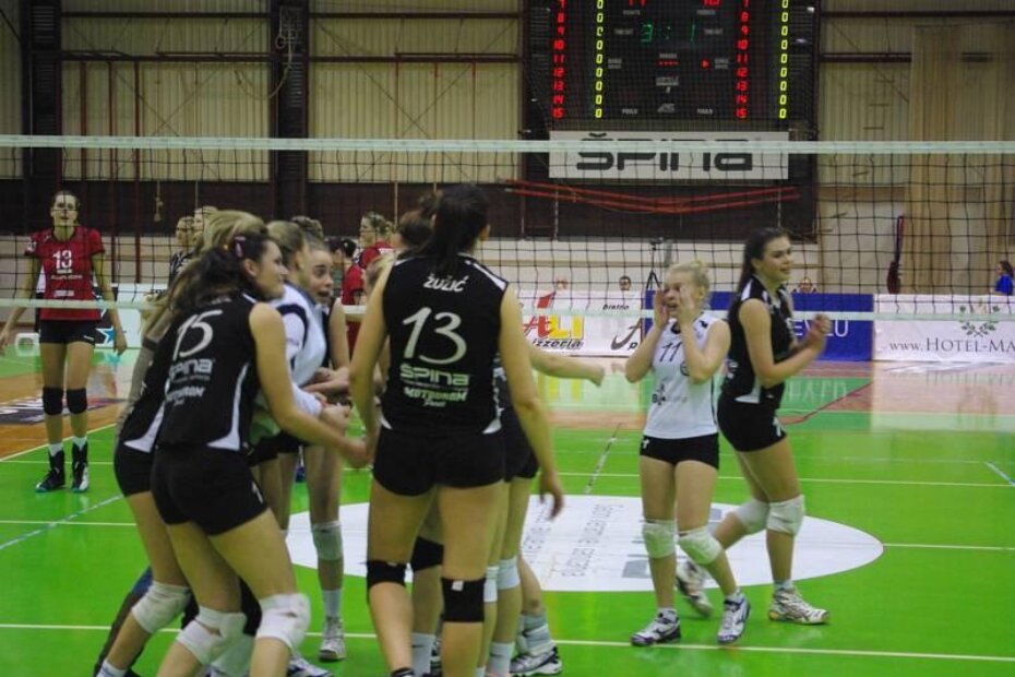 Foto: Porečanke slave pobjedu nad Hamburgom