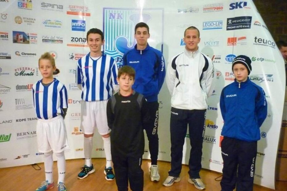 Novi Jadranovi dresovi (arhiva NK Jadran)