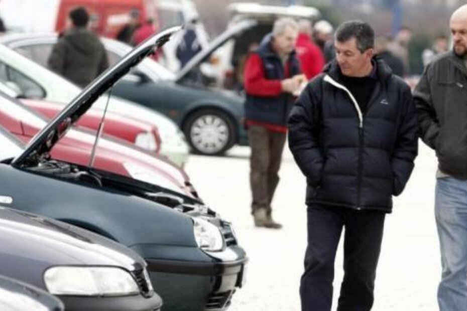 Iz godine u godinu broj novih registriranih automobila rapidno pada, a vozni park Hrvata sve je stariji (D. KLARIĆ/CROPIX)