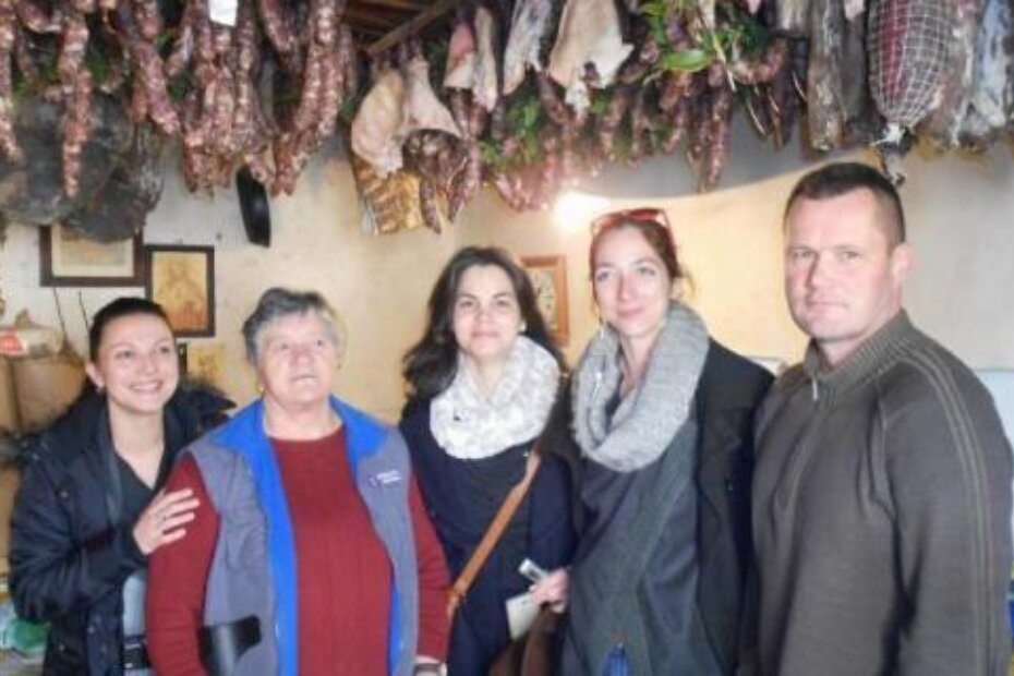 Etnologinje sa zagrebačkog Instituta u lišijeri obitelji Bratulić u Svetom Petru u Šumi (D. ŠIŠOVIĆ)