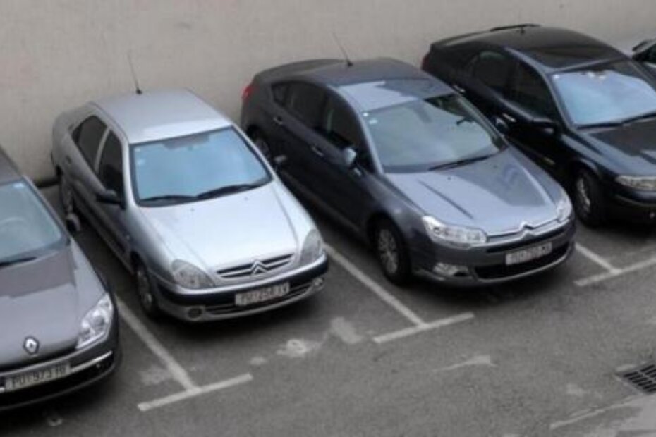 Vozni park istarskih općinara čine uglavnom srednjeklasne limuzine (Arhiva)