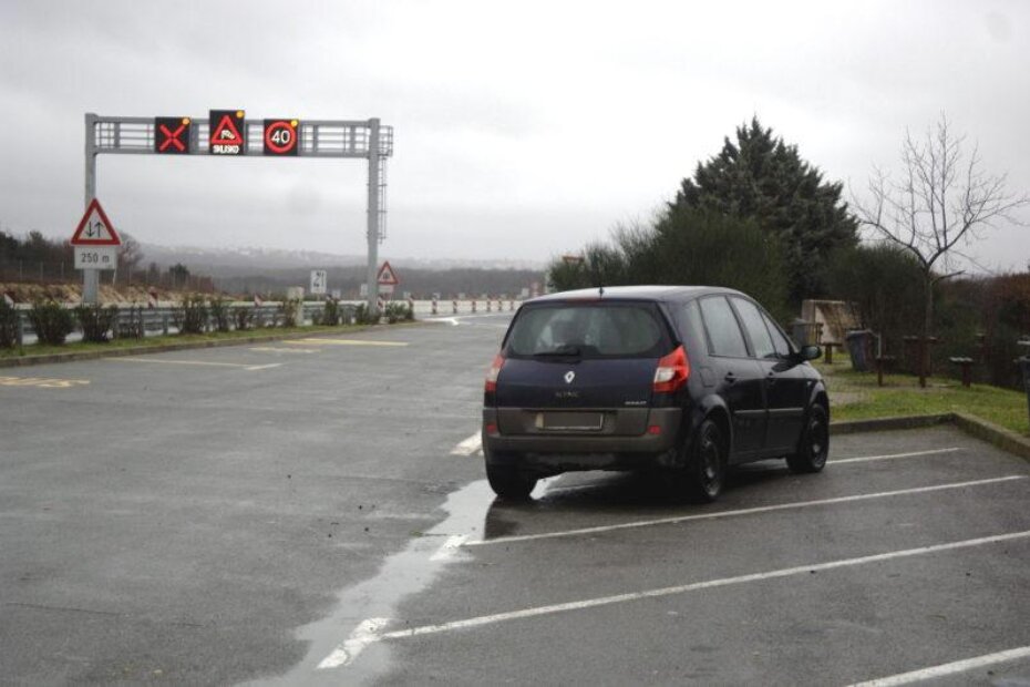 Osobno vozilo bez vozača zatečeno na vijaduktu Limska draga najvjerojatnije pripada muškarcu čije su tijelo pripadnici HGSS-a pronašli u podnožju