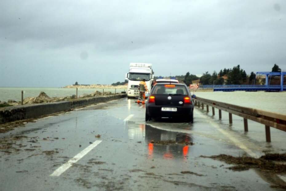 Jutros je prelaženje mosta bilo otežano