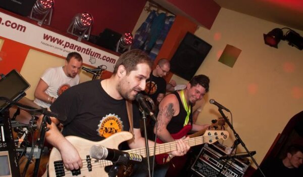 Foto: subota u La Kabani uz The Night Express Band i DJ-a Marka Londera