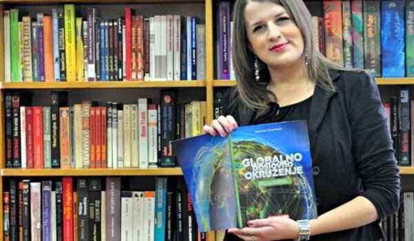 Ivana Levak - prva autorica udžbenika u novijoj povijesti SŠ Mate Balote!