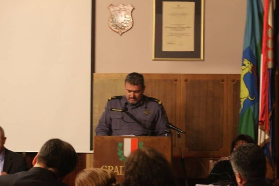Načelnik PP Poreč Ivica Kešinović predstavio je vijećnicima informaciju o sigurnosti na području Grada Poreča za proteklu godinu