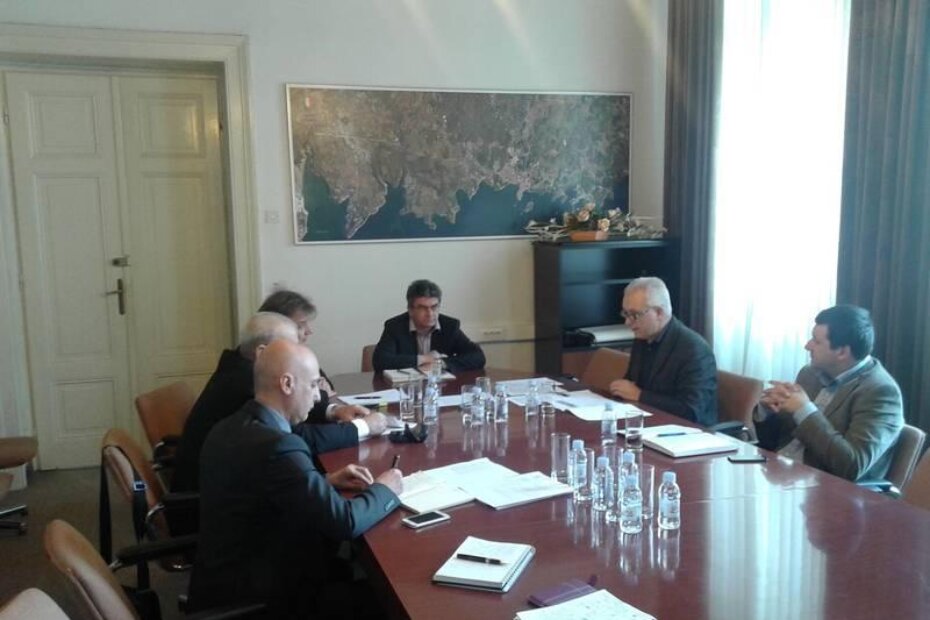 Nenad Velenk, Edi Černjul, Neven Staver, Edi Štifanić, Stevo Žufić i Vladimir Sladonja na radnom sastanku u gradskoj palači