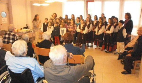 U Domu za starije i nemoćne osobe gostovali učenici Osnovne škole Višnjan