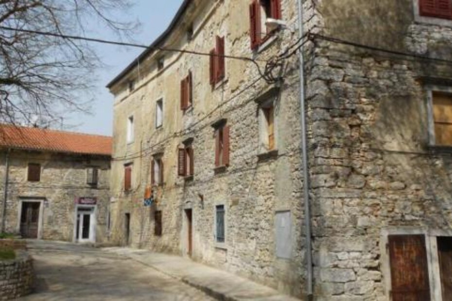 Mnogi stanovi u Pazinu zjape prazni (M. RIMANIĆ)