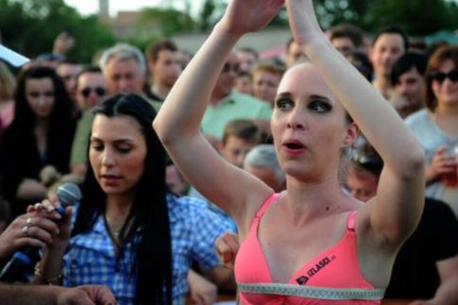 Sudionice Cica festa nose bikini kao na plaži pa organizator u tomu ne vidi ništa loše i od Cica festa ne odustaje (M. MIJOŠEK)